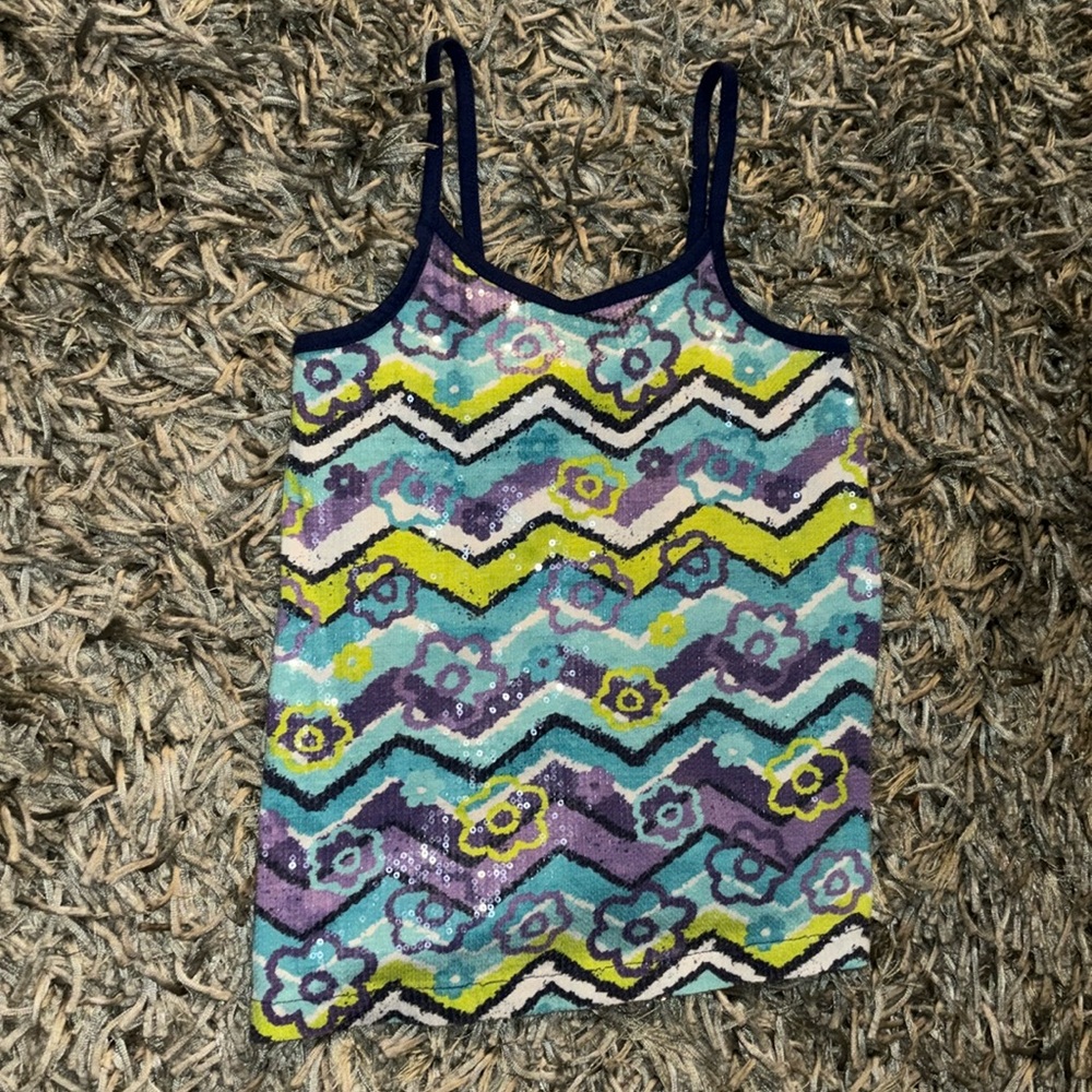 Cute sequin top girls size 6